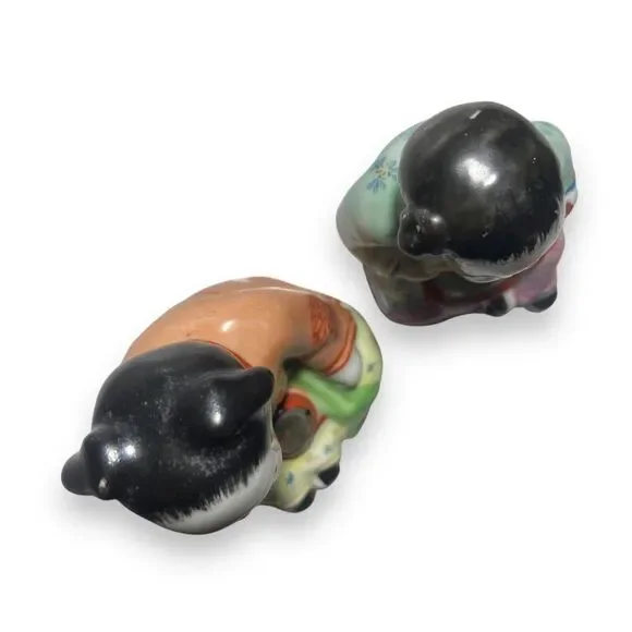Lot of 2 Vintage Chinese Porcelain Figurines Laughing Children Happy Family 3.5"